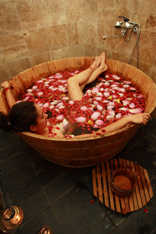 Tắm thảo dược cho làn da khỏe đẹp